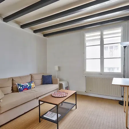 Cozy And Bright In The Centre Of